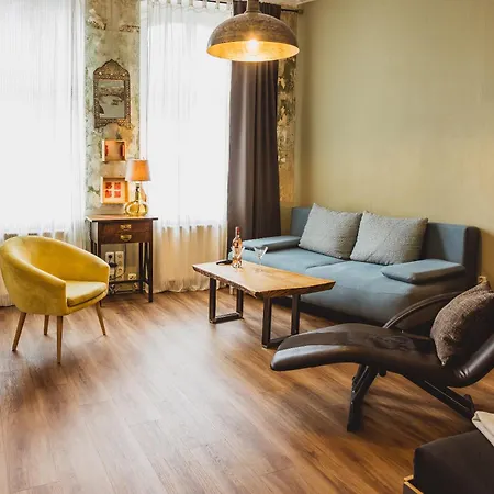 Charmanter Altbau Zwischen Altstadt Und Klinikum Mit Parkplatz * Greifswald