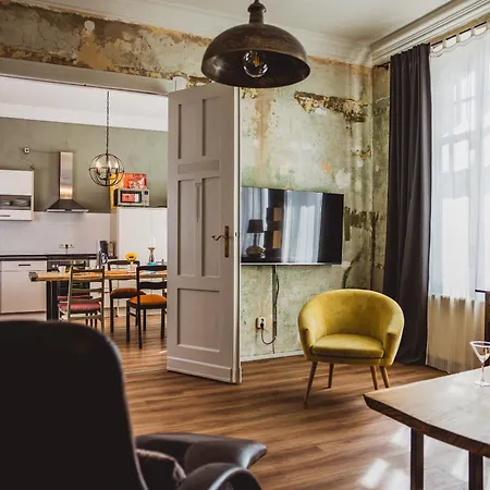 Charmanter Altbau Zwischen Altstadt Und Klinikum Mit Parkplatz Apartment Greifswald