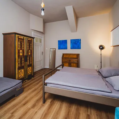 Apartment Charmanter Altbau Zwischen Altstadt Und Klinikum Mit Parkplatz Greifswald