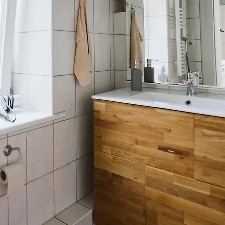Apartment Charmanter Altbau Zwischen Altstadt Und Klinikum Mit Parkplatz *