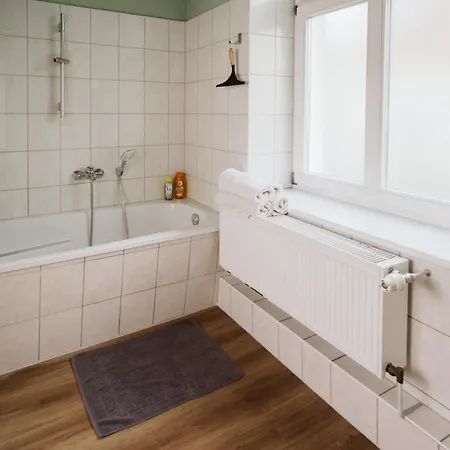 Charmanter Altbau Zwischen Altstadt Und Klinikum Mit Parkplatz Apartment *